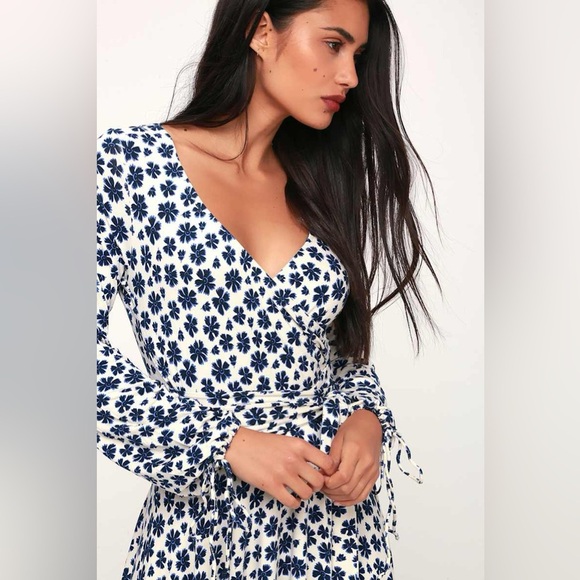 Free People Pradera Ivory Floral Wrap Mini Dress – Size Medium - Picture 4 of 6